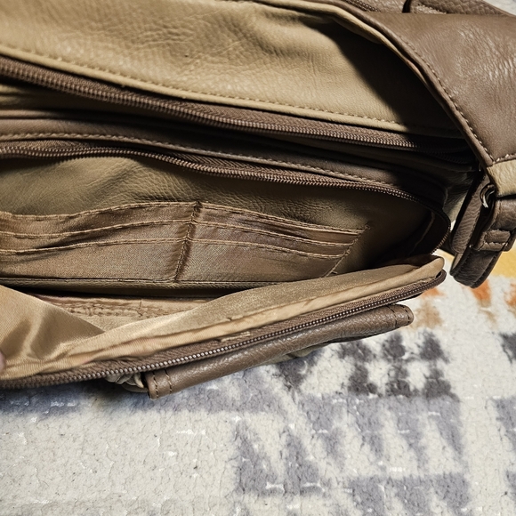 MultiSac bag with neutral background tan and brown vinyl purse - Picture 3 of 10